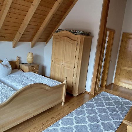 Gaestehaus Winzerhof Bader Heuchelheim-Klingen ภายนอก รูปภาพ
