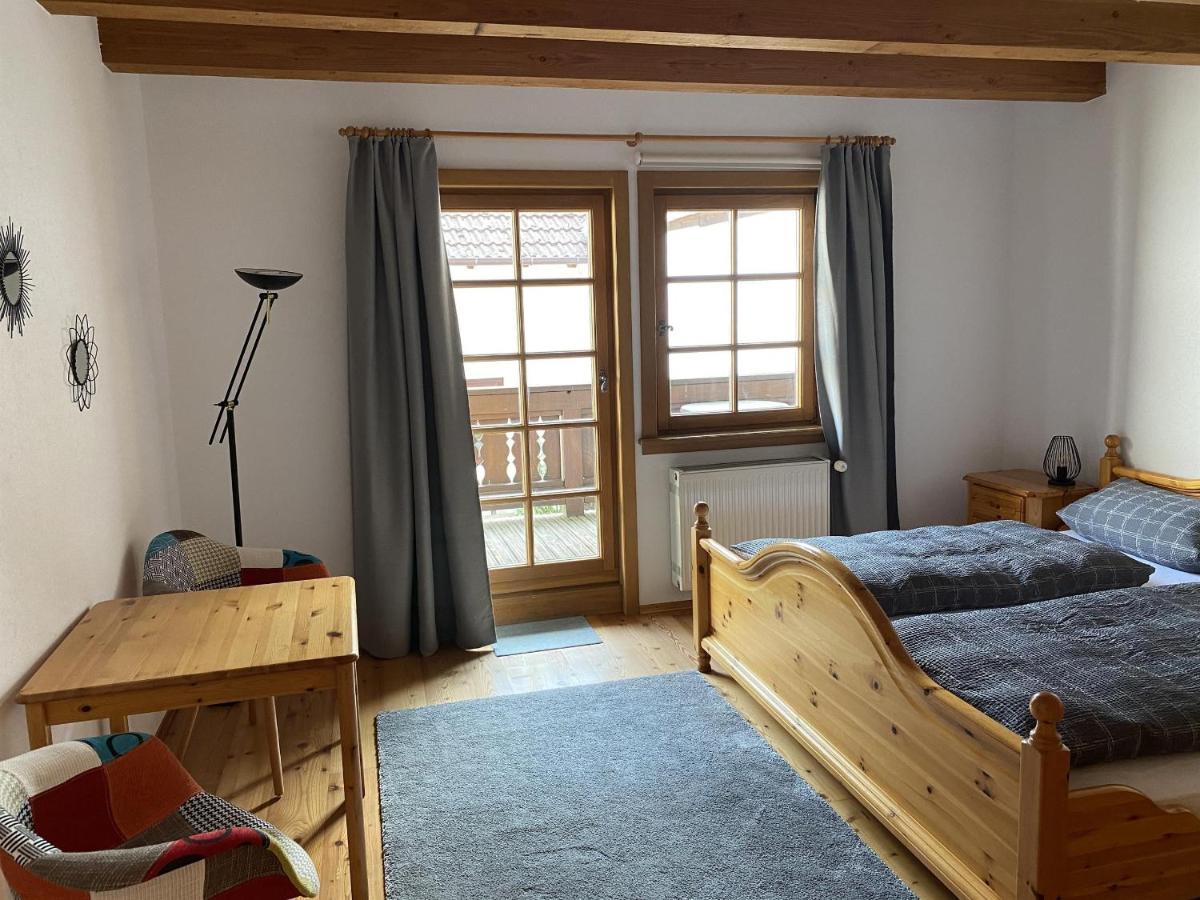 Gaestehaus Winzerhof Bader Heuchelheim-Klingen ภายนอก รูปภาพ