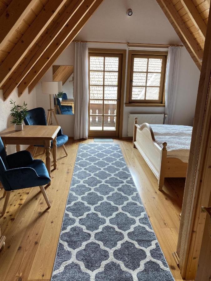 Gaestehaus Winzerhof Bader Heuchelheim-Klingen ภายนอก รูปภาพ